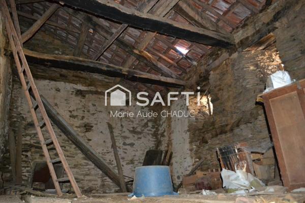 Maison 70 m2, 150 m2 de dépendances, terrain 1124 m2