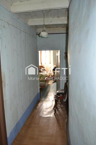 Maison 70 m2, 150 m2 de dépendances, terrain 1124 m2