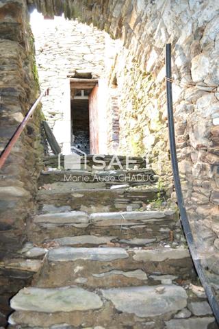 Maison 70 m2, 150 m2 de dépendances, terrain 1124 m2