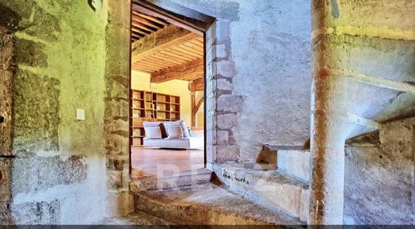 Château du XVIe siècle avec piscine et salle de réception