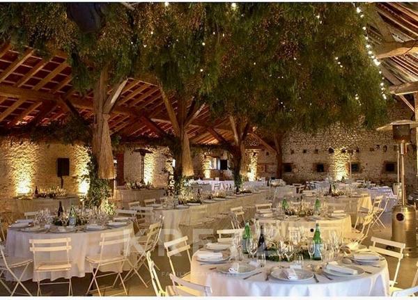 Château du XVIe siècle avec piscine et salle de réception