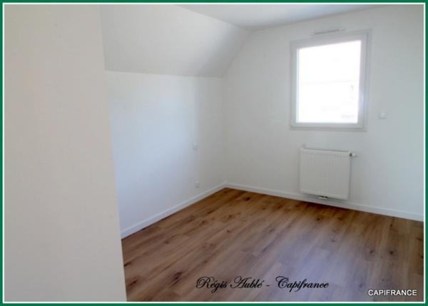 Maison contemporaine, 6 pièces à vendre à MONTREUIL LE GAST (35520)