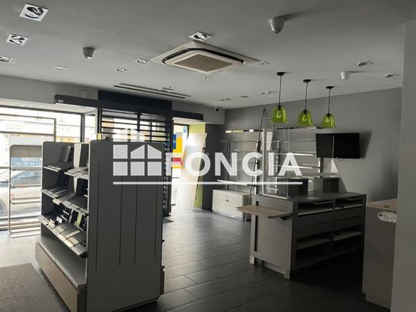 Location Local commercial 3 pièces - 45 RUE DU 6 JUIN Flers 61100