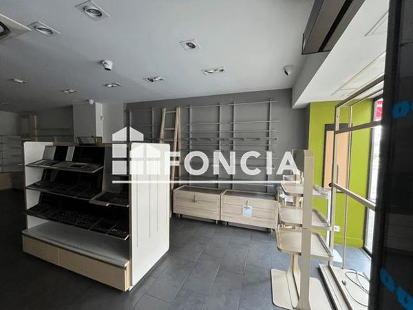 Location Local commercial 3 pièces - 45 RUE DU 6 JUIN Flers 61100