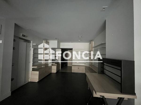 Location Local commercial 3 pièces - 45 RUE DU 6 JUIN Flers 61100