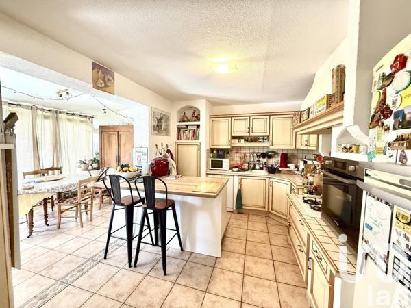 Maison 6 pièces de 130 m² à Roquemaure (30150)