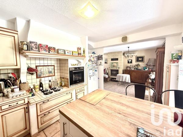 Maison 6 pièces de 130 m² à Roquemaure (30150)