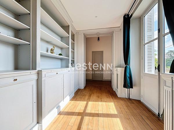 A vendre - Charmant Appartement Haussmannien T3 de 108 m² dans un Château Classé ? Une Opportunité Unique "Angers Lac de Maine"