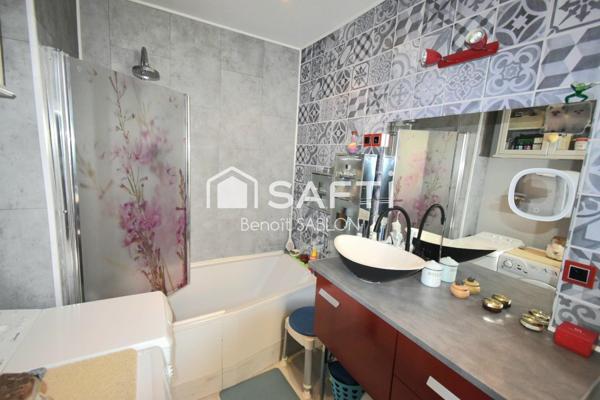 Appartement 58m², 2 chambres, grenier et cour.