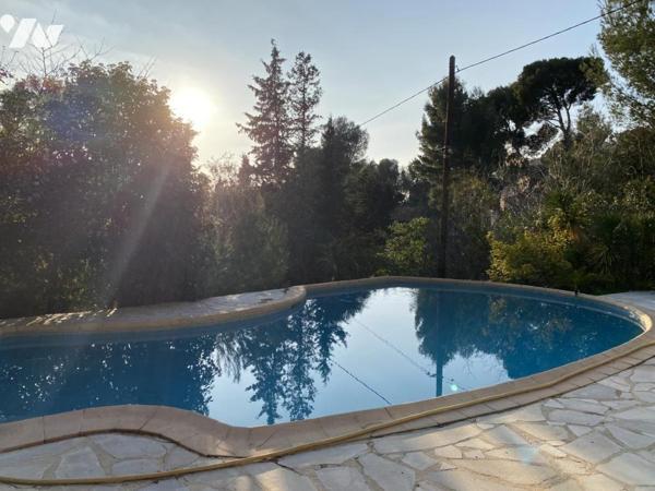 MAISON T5, 120 M² ENVIRON, AVEC PISCINE, SUR 2185 M² DE TERRAIN CLOS VUE MER.