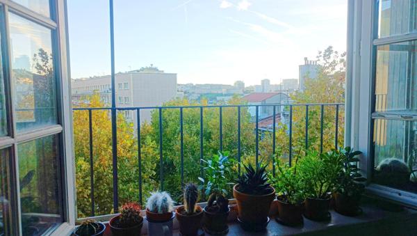 Marseille (13002) BEAU T2 DE 31M² TRES LUMINEUX AVEC VUE MAGNIFIQUE