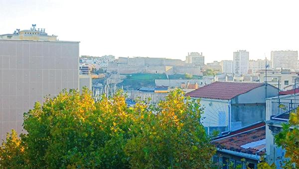 Marseille (13002) BEAU T2 DE 31M² TRES LUMINEUX AVEC VUE MAGNIFIQUE