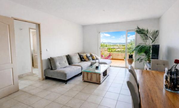 CAVAILLON (84) | T3 de 61 m² avec terrasse couverte et stationnement privatif en petite résidence fermée