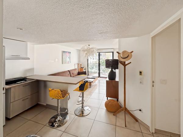 3 pièces lumineux avec balcon, parking et cave Centre-ville au calme à 5 min de la rue d'Antibes- Vendu Loué-