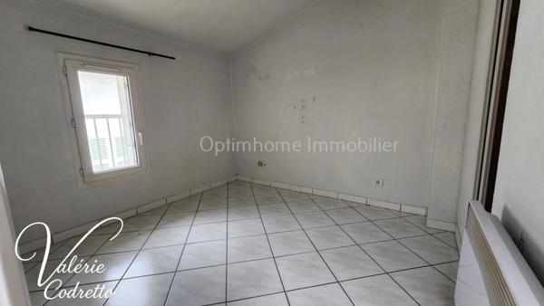 SOLLIES-TOUCAS (83210) – MAISON DE VILLAGE – T3 SPACIEUX + LOGEMENT INDÉPENDANT +  ESPACE BUREAU – CENTRE DU VILLAGE 83210