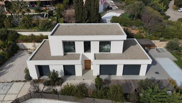 Cavalaire-sur-Mer – Superbe villa contemporaine californienne avec vue mer et collines