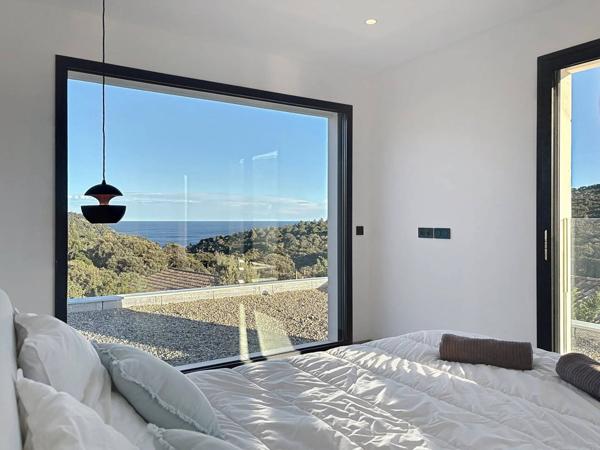 Cavalaire-sur-Mer – Superbe villa contemporaine californienne avec vue mer et collines