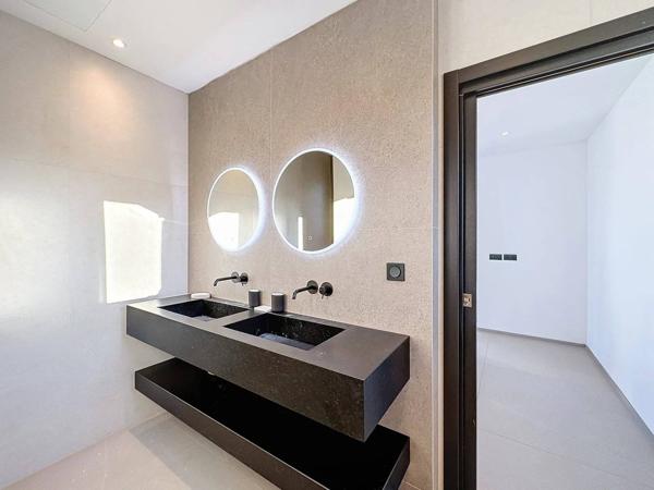 Cavalaire-sur-Mer – Superbe villa contemporaine californienne avec vue mer et collines