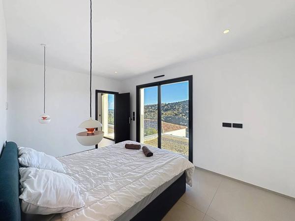 Cavalaire-sur-Mer – Superbe villa contemporaine californienne avec vue mer et collines