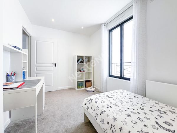 Superbe triplex familial rénové avec terrasse et vue Tour Eiffel - Suresnes Carnot
