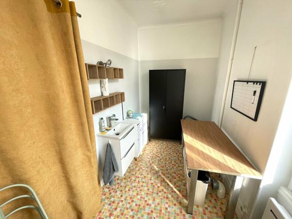 BUREAUX 24M² ENVIRONNEMENT MEDICAL ET PARAMEDICAL A LOUER