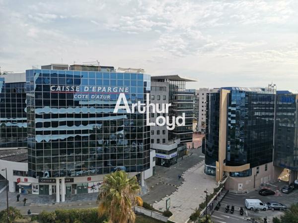BUREAUX A LOUER A NICE IMMEUBLE DE STANDING QUARTIER D'AFFAIRES DES 32 M²