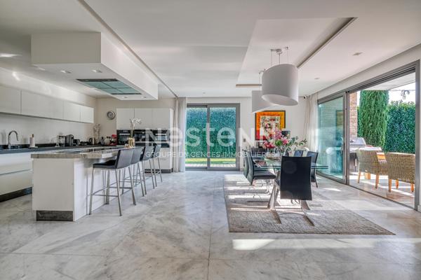 Villa d'exception Chessy 7 pièce(s) 267.14 m2