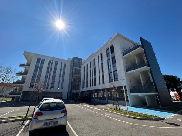 Bureaux à louer - Proximité transports et autoroutes - 13014 Marseille