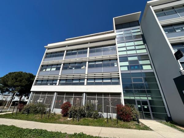 Bureaux à louer - Proximité transports et autoroutes - 13014 Marseille
