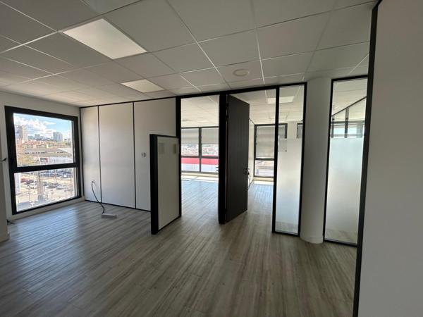 Bureaux à louer - Proximité transports et autoroutes - 13014 Marseille