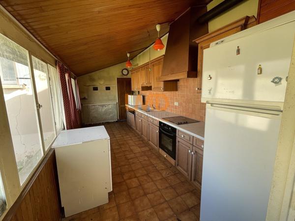 Maison T4 sur grand terrain avec dépendances