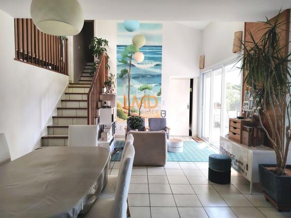 Maison d'architecte sans vis à vis avec vue panoramique