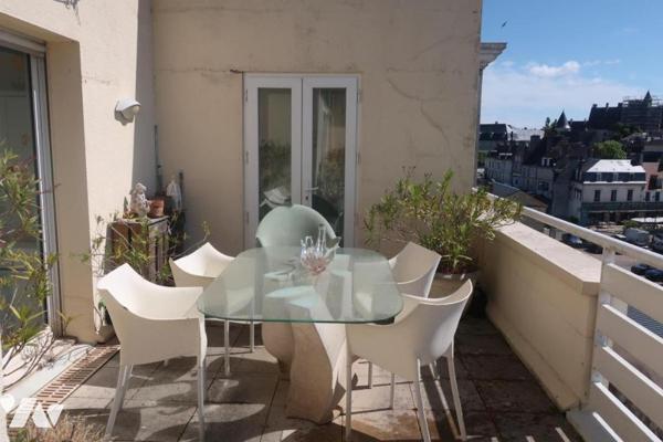 Appartement T6 - 5ème étage - Ascenseur - Cave - deux Parkings. 133,10m² hab.