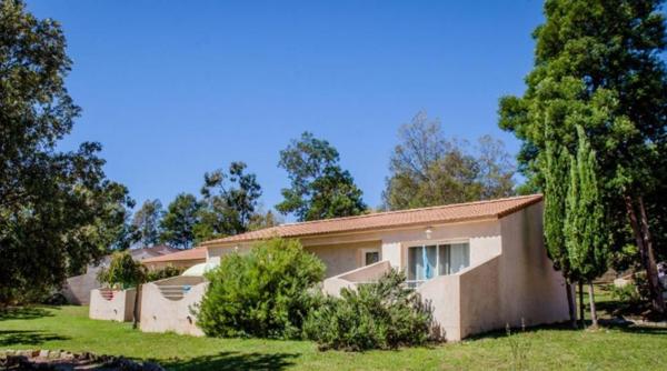 INVESTISSEMENT LOCATIF – SARI-SOLENZARA – Résidence de Tourisme Lisa Maria – 3,44% de rentabilité