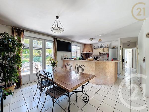 Maison à vendre  8 pièces - 240 m2 ST FARGEAU PONTHIERRY - 77