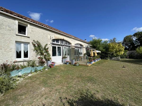 Vente Maison 9 pièces 201 m2 à Matha