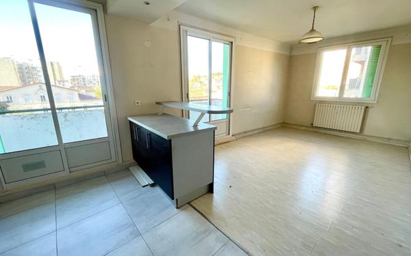 Appartement à vendre    2 pièces • 46 m2 Marseille 4