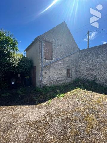 ANGERVILLE 10MIN Maison avec belle grange et beau potentiel