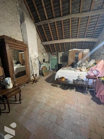ANGERVILLE 10MIN Maison avec belle grange et beau potentiel