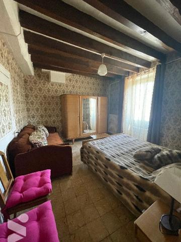 ANGERVILLE 10MIN Maison avec belle grange et beau potentiel