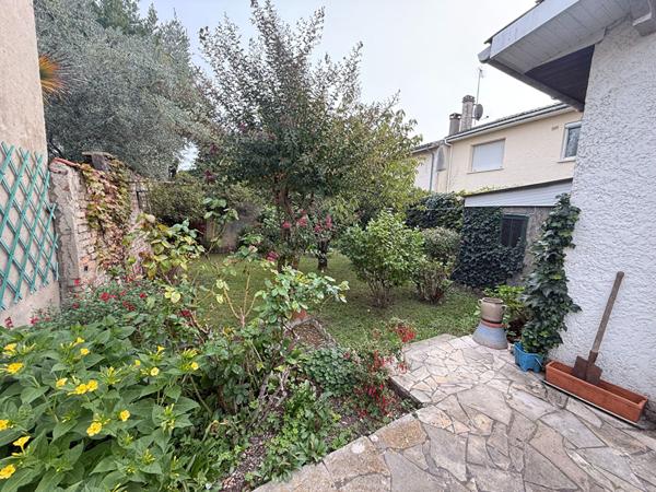 Le Bouscat Barrière du Medoc Echoppe double à rafraichir avec garage