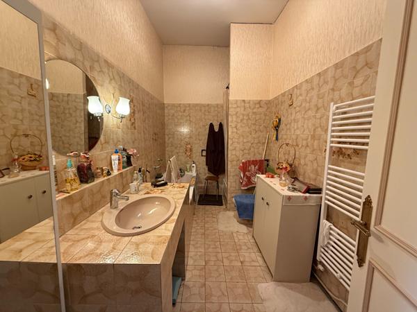 Le Bouscat Barrière du Medoc Echoppe double à rafraichir avec garage