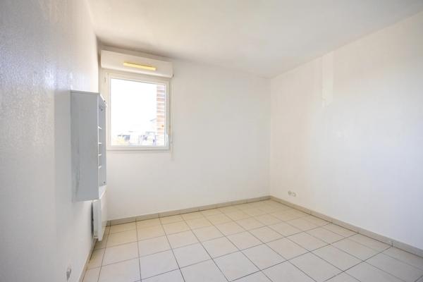 ***NOUVEAU PRIX — APPARTEMENT T4 82 M² AVEC TERRASSE — RÉSIDENCE TERRA VERDE — LE MERLAN / LA BATARELLE — 2 STATIONNEMENTS (SOUS-SOL + EXT.) — VISITE VIRTUELLE SUR DEMANDE***