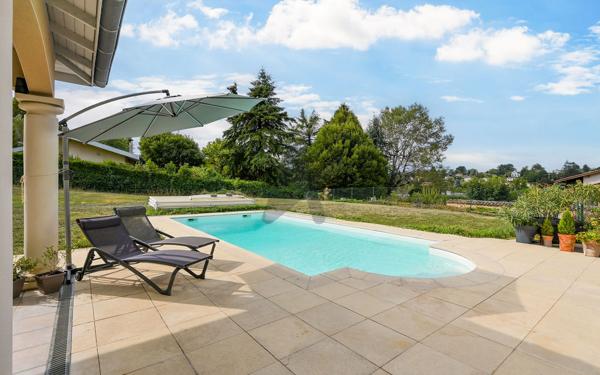 Saint Cyr au Mont d'Or - Maison familiale avec vue dégagée, au calme, grand terrain et sous-sol complet