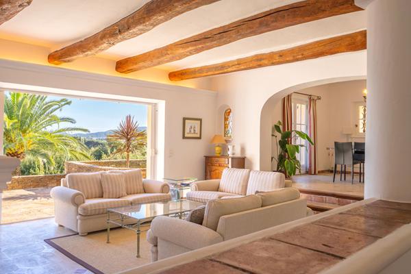 Mas Bourgeois en Position Dominante