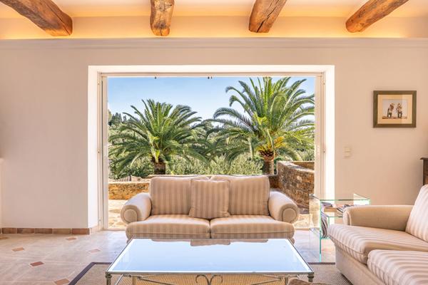 Mas Bourgeois en Position Dominante