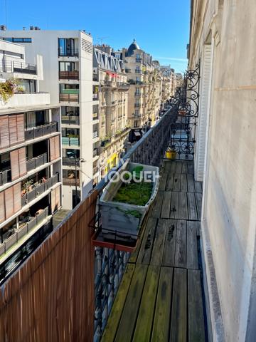 Magnifique 2 Pieces hausmannien avec Balcon, ascenseur et cave