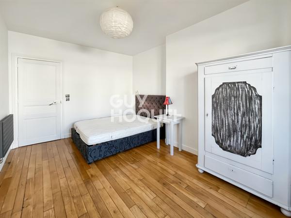 Magnifique 2 Pieces hausmannien avec Balcon, ascenseur et cave