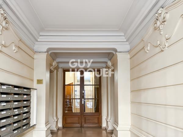 Magnifique 2 Pieces hausmannien avec Balcon, ascenseur et cave