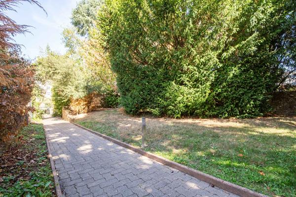 NANTES/CENTRE VILLE APPARTEMENT AVEC BALCON/PARKING/TERASSE